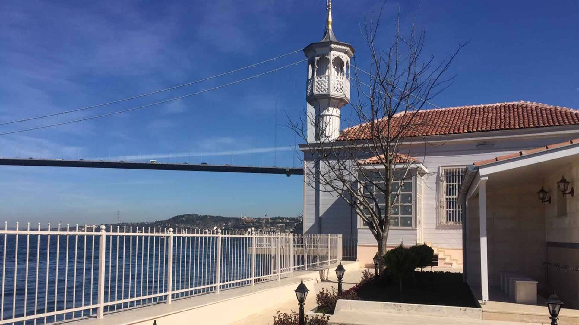 Üryanizade Ahmet Esat Efendi Camii